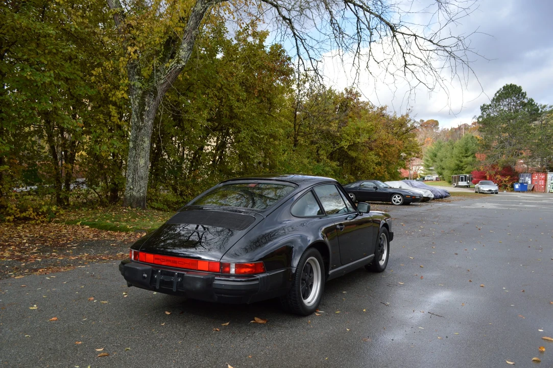 1988 Porsche 911 Carrera 3.2 - Image 17 of 31