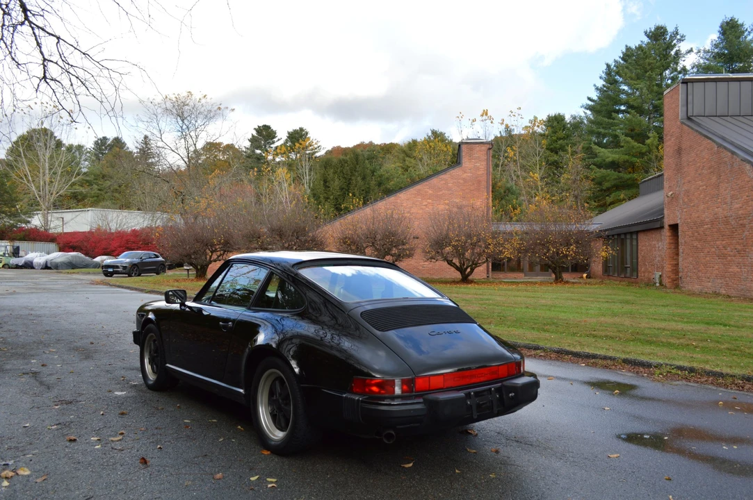 1988 Porsche 911 Carrera 3.2 - Image 11 of 31