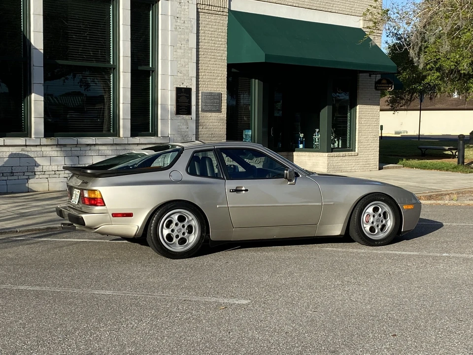 1988 Porsche 944 Turbo - Image 27 of 31