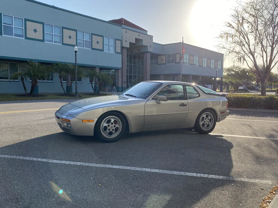 1988 Porsche 944 Turbo - Image 15 of 31