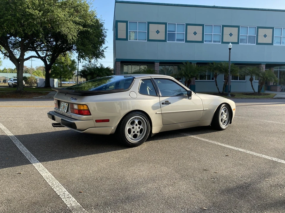 1988 Porsche 944 Turbo - Image 26 of 31