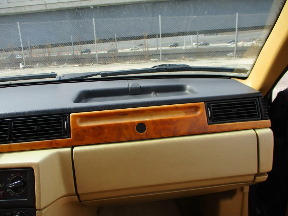 1991 Volvo 780 - Image 21 of 31