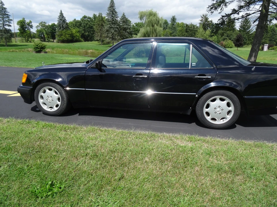 1993 Mercedes-Benz 500E & E500 - Image 17 of 31