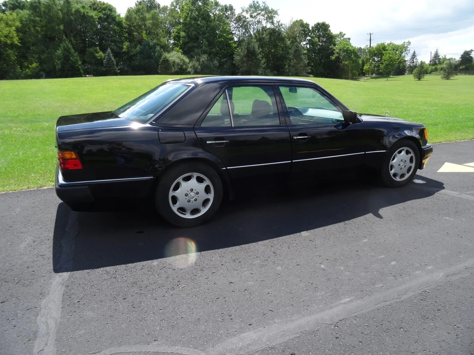 1993 Mercedes-Benz 500E & E500 - Image 9 of 31