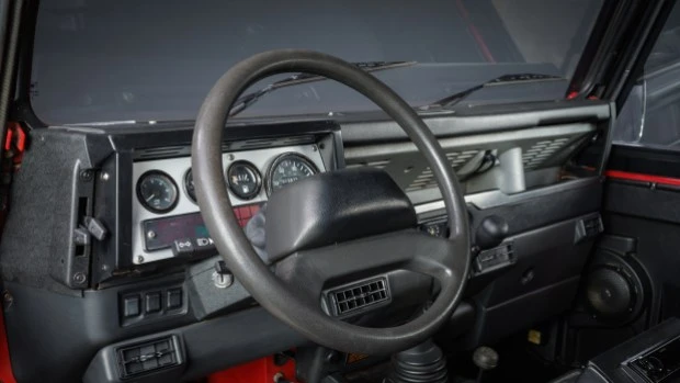 1994 Land Rover Defender 90 - Image 6 of 8