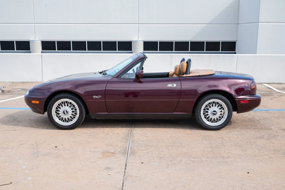 1995 Mazda NA MX-5 Miata - Image 2 of 31