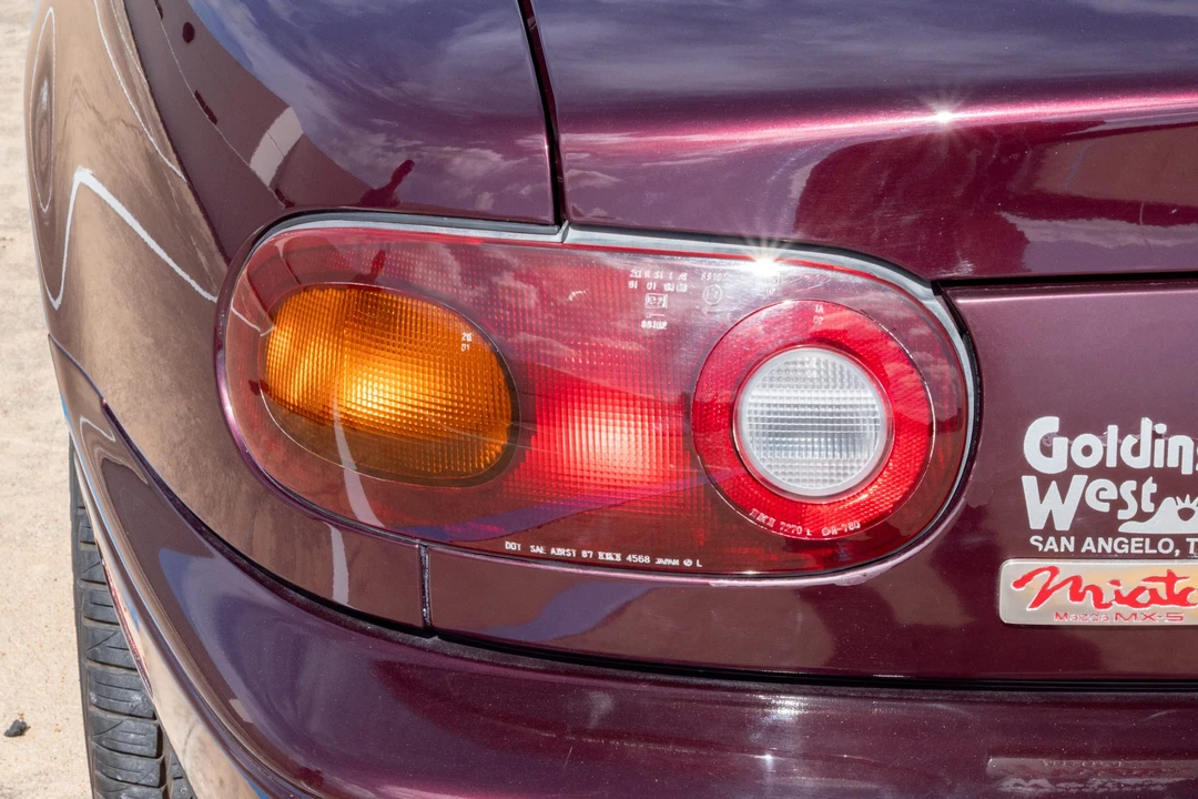 1995 Mazda NA MX-5 Miata - Image 28 of 31