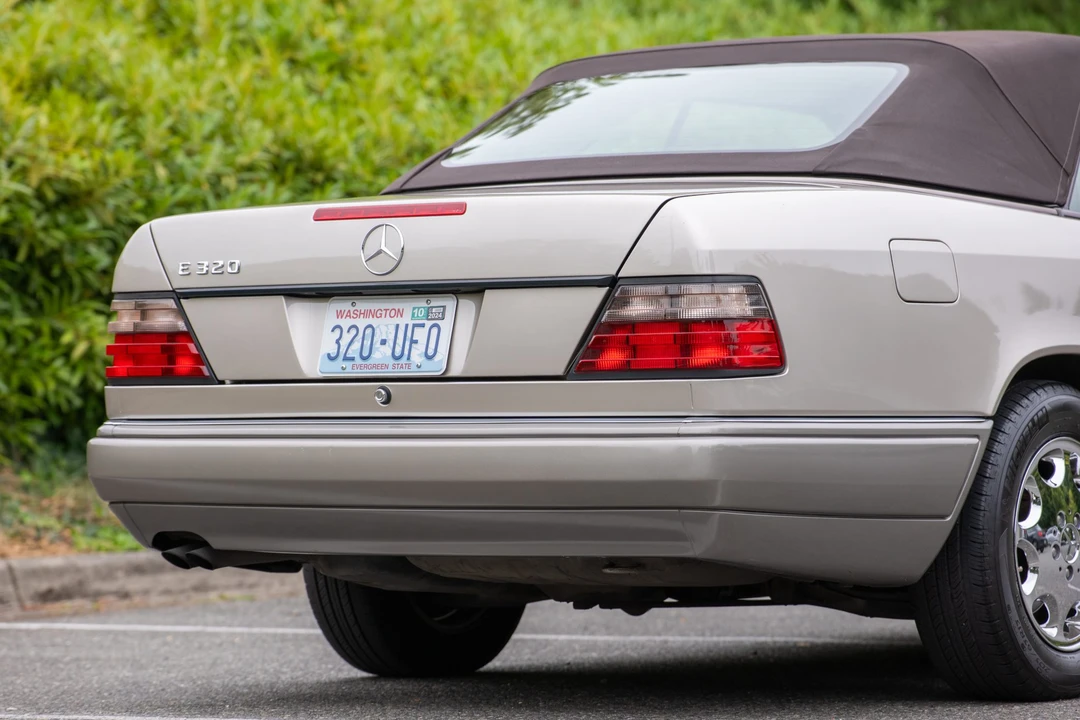 1995 Mercedes-Benz W124 E-Class - Image 20 of 31