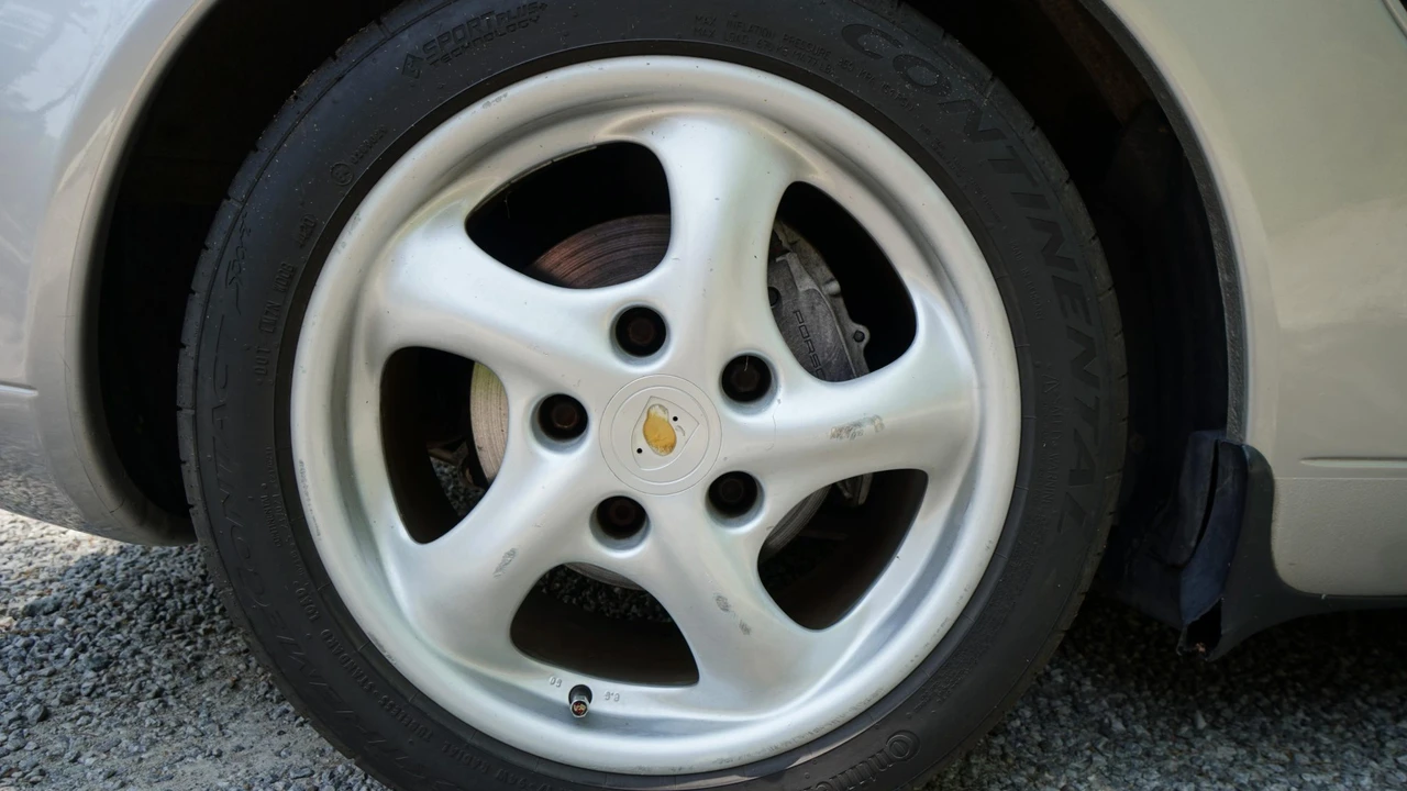 1998 Porsche 986 Boxster - Image 25 of 31