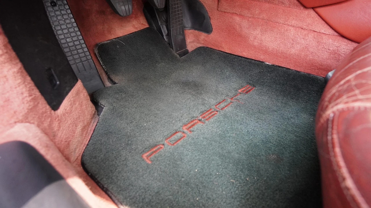 1998 Porsche 986 Boxster - Image 28 of 31