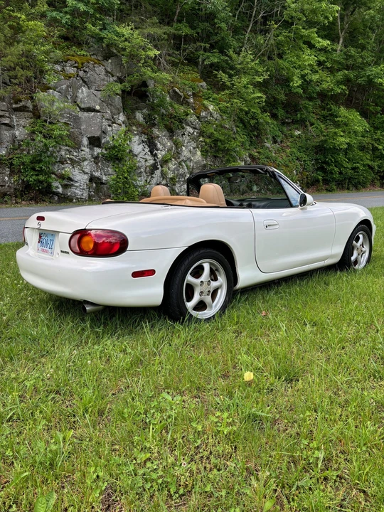 1999 Mazda NB MX-5 Miata - Image 13 of 31