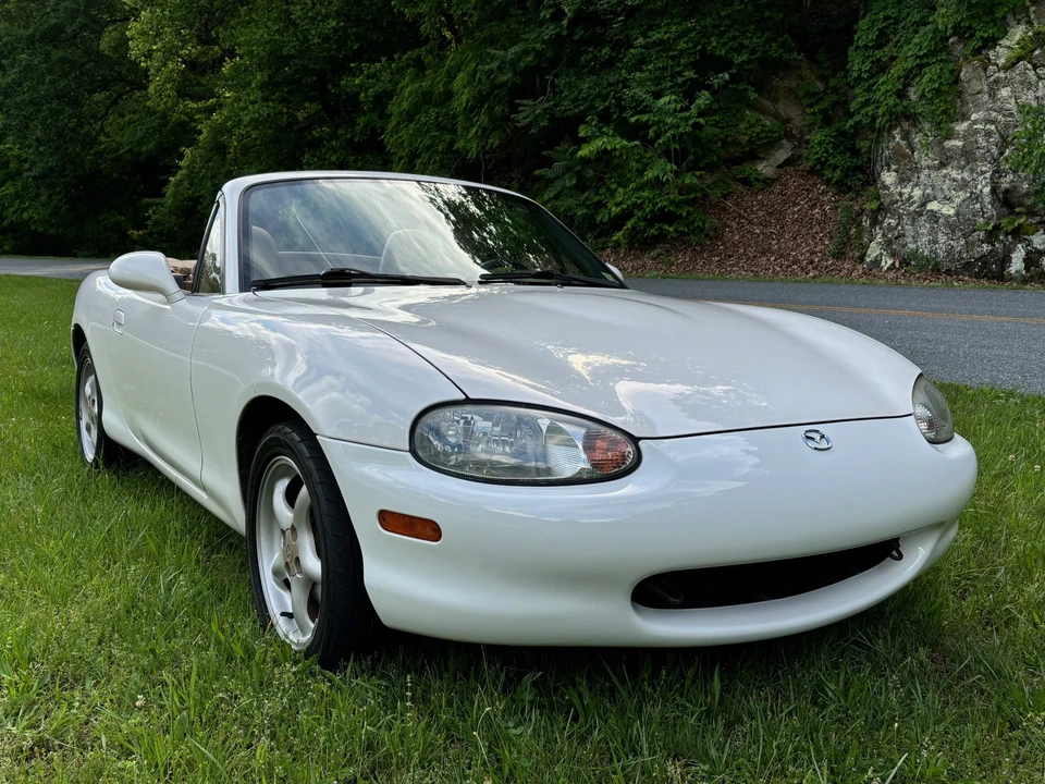 1999 Mazda NB MX-5 Miata - Image 2 of 31
