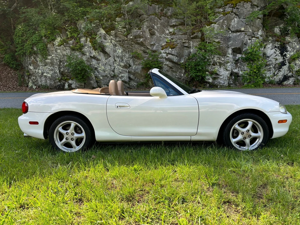 1999 Mazda NB MX-5 Miata - Image 16 of 31