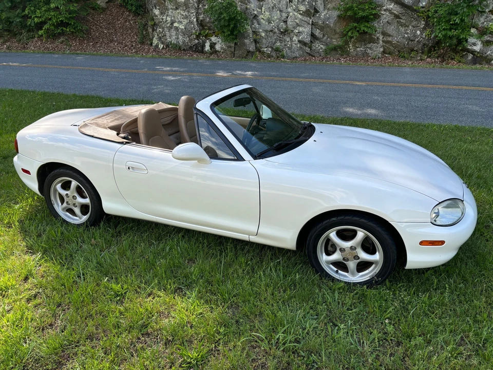 1999 Mazda NB MX-5 Miata - Image 17 of 31
