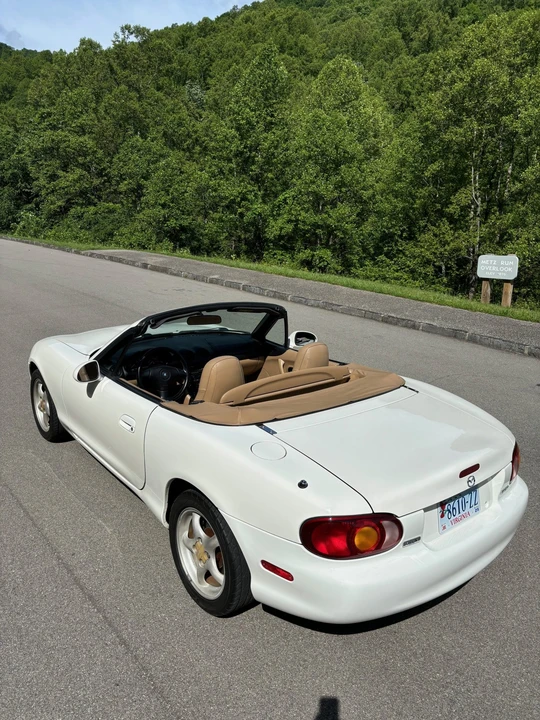 1999 Mazda NB MX-5 Miata - Image 19 of 31