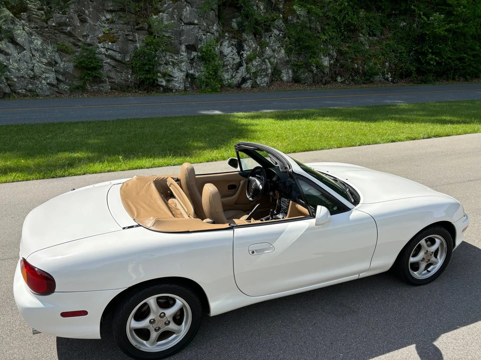 1999 Mazda NB MX-5 Miata - Image 21 of 31