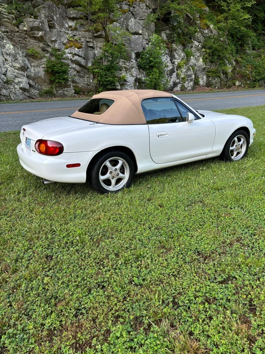 1999 Mazda NB MX-5 Miata - Image 29 of 31