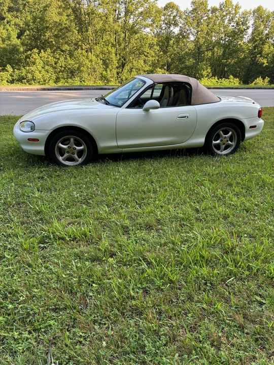 1999 Mazda NB MX-5 Miata - Image 25 of 31