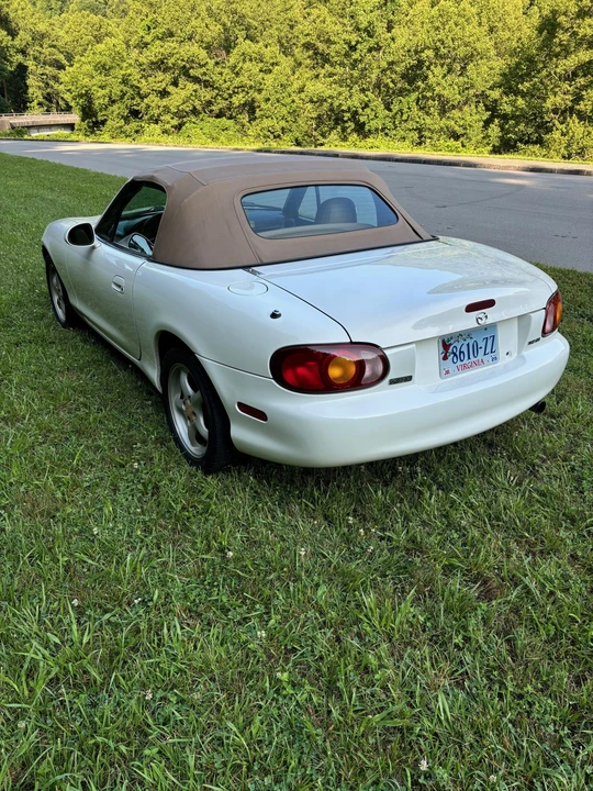 1999 Mazda NB MX-5 Miata - Image 26 of 31