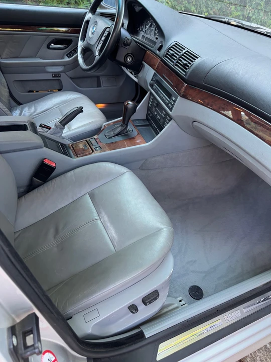 2002 BMW E39 540i - Image 24 of 31
