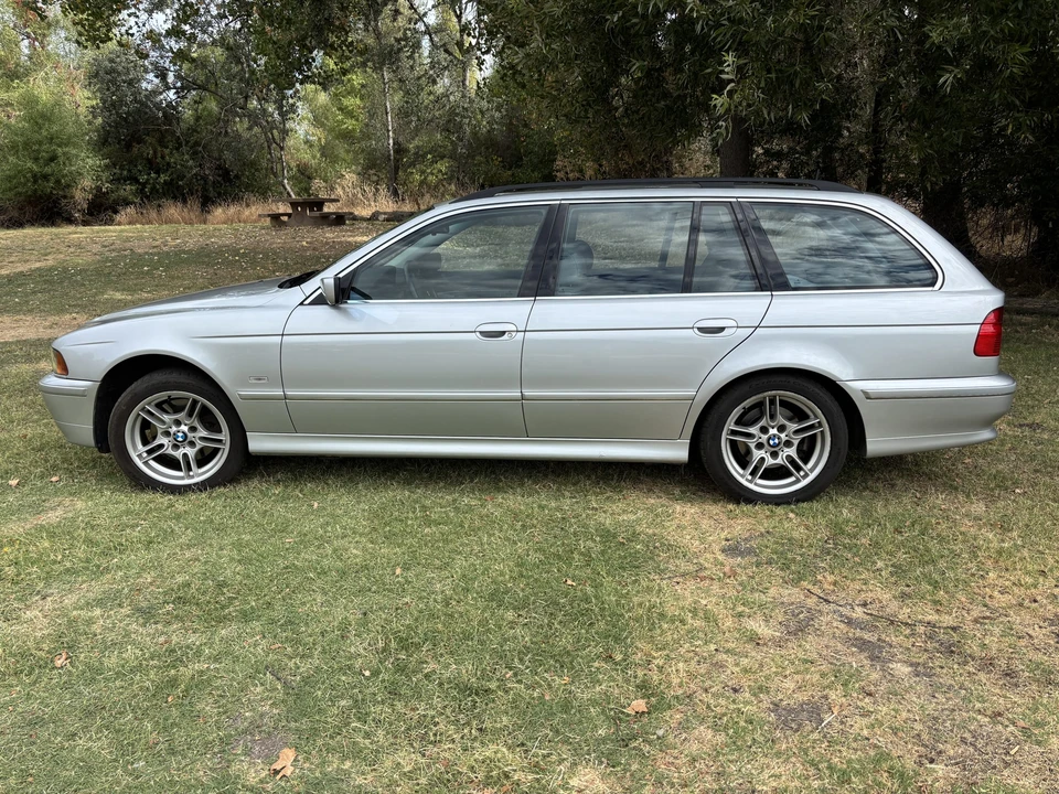 2002 BMW E39 540i - Image 3 of 31