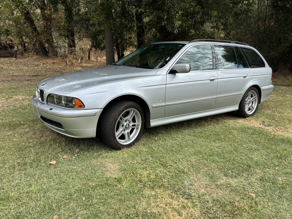 2002 BMW E39 540i - Image 2 of 31