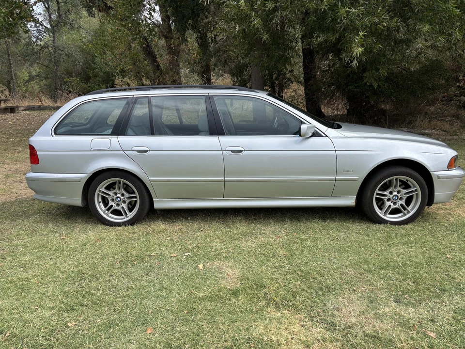 2002 BMW E39 540i - Image 9 of 31
