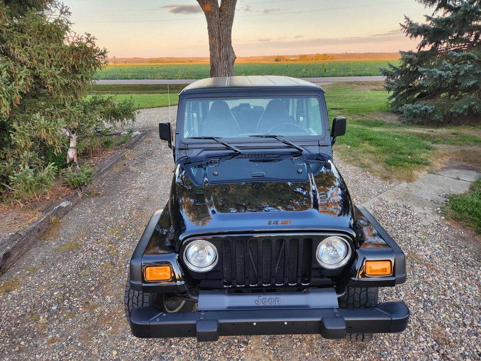 2002 Jeep TJ Wrangler - Image 17 of 31
