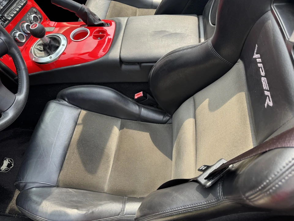 2004 Dodge Viper 3rd Gen - Image 25 of 31
