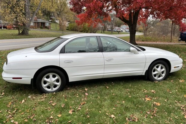 1999 Oldsmobile Aurora - Image 3 of 7