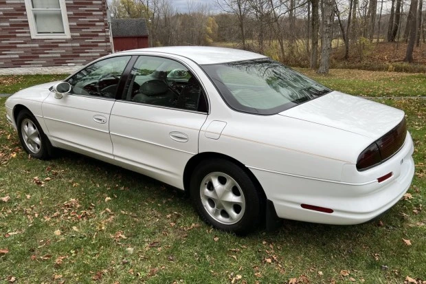1999 Oldsmobile Aurora - Image 2 of 7