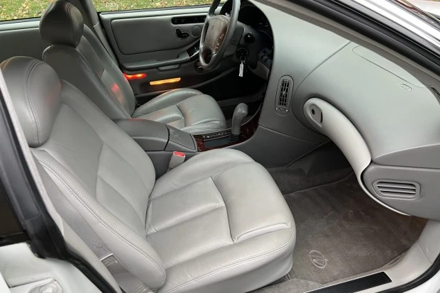 1999 Oldsmobile Aurora - Image 4 of 7