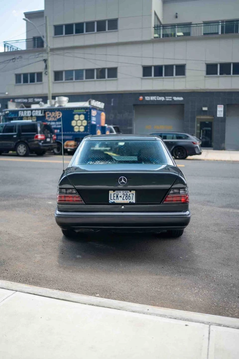 1990 Mercedes-Benz W124 E-Class - Image 28 of 31