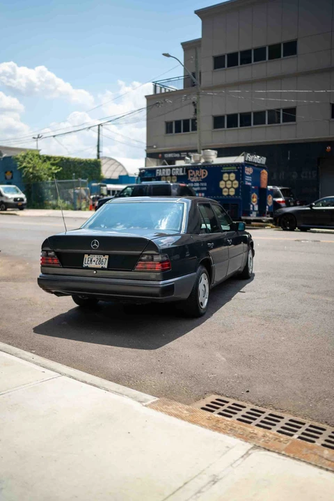 1990 Mercedes-Benz W124 E-Class - Image 30 of 31