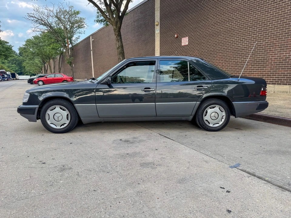 1990 Mercedes-Benz W124 E-Class - Image 3 of 31