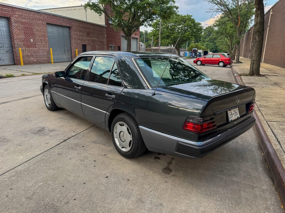 1990 Mercedes-Benz W124 E-Class - Image 4 of 31