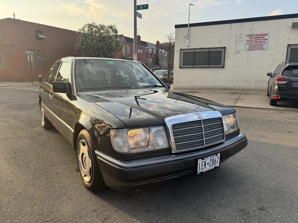 1990 Mercedes-Benz W124 E-Class - Image 9 of 31