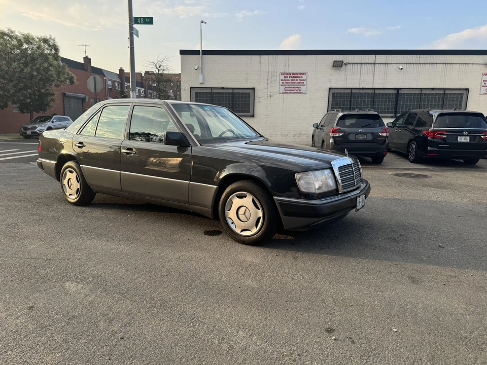 1990 Mercedes-Benz W124 E-Class - Image 8 of 31