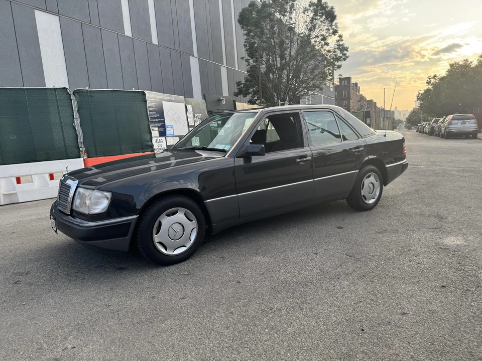 1990 Mercedes-Benz W124 E-Class - Image 12 of 31