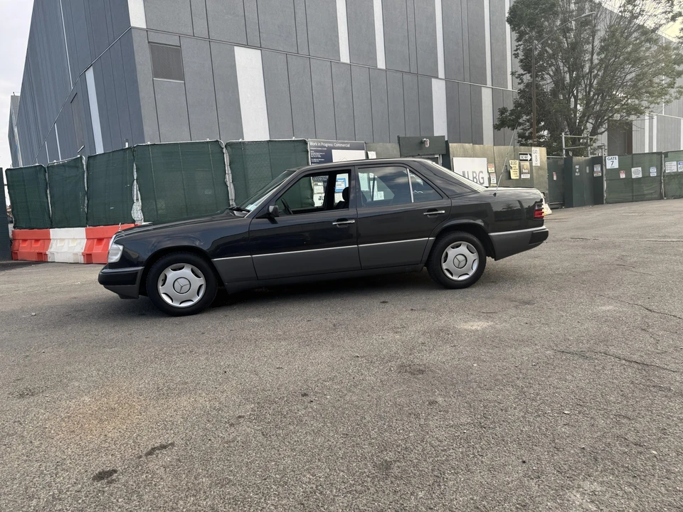 1990 Mercedes-Benz W124 E-Class - Image 15 of 31