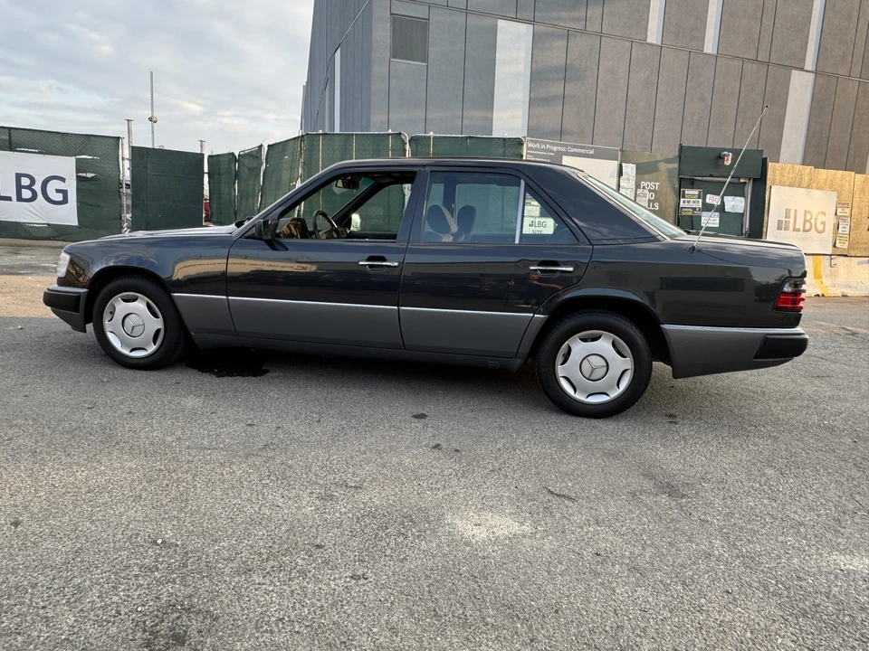 1990 Mercedes-Benz W124 E-Class - Image 17 of 31