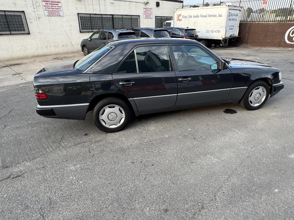 1990 Mercedes-Benz W124 E-Class - Image 23 of 31