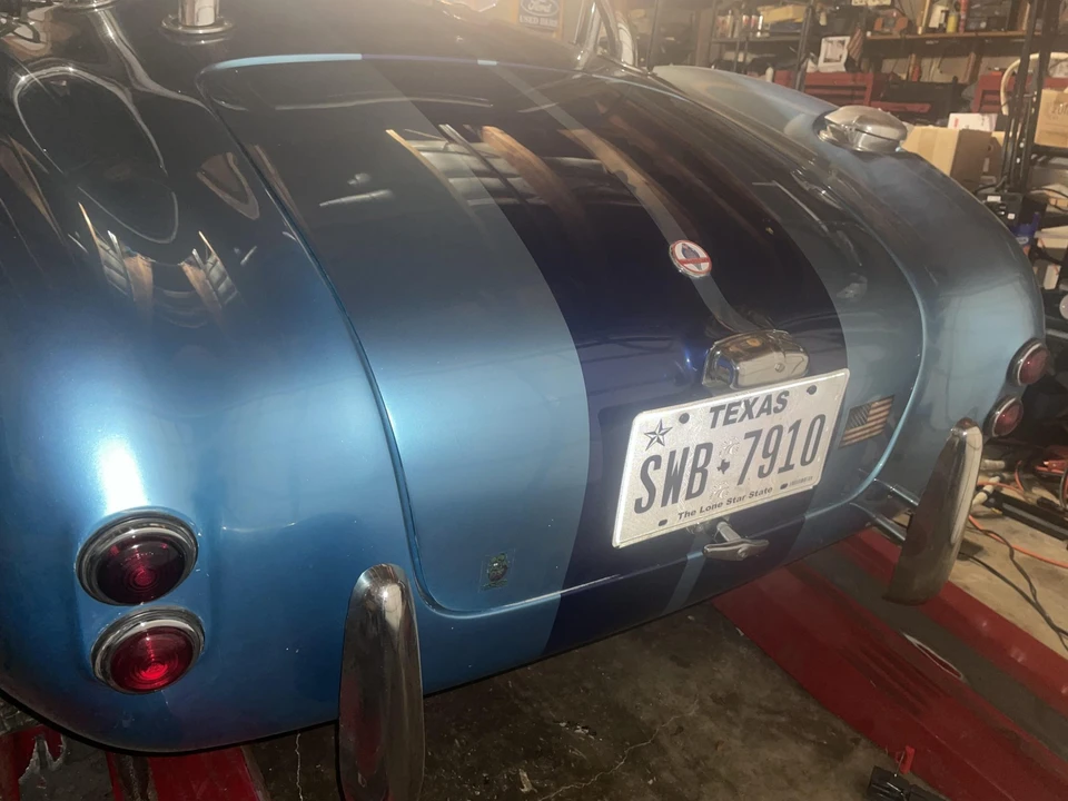 Shelby Cobra Replica - Image 27 of 31