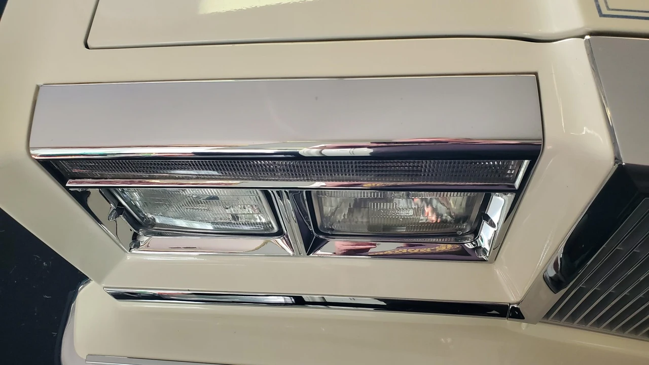 1987 Chrysler New Yorker - Image 26 of 31