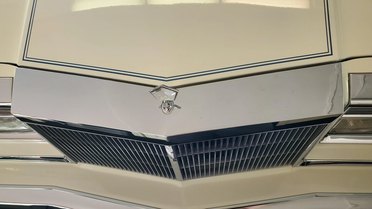1987 Chrysler New Yorker - Image 25 of 31