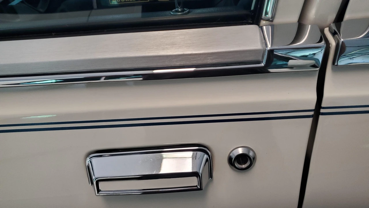 1987 Chrysler New Yorker - Image 21 of 31