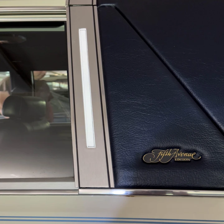 1987 Chrysler New Yorker - Image 19 of 31