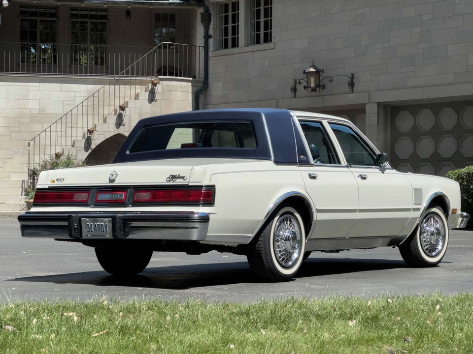 1987 Chrysler New Yorker - Image 14 of 31