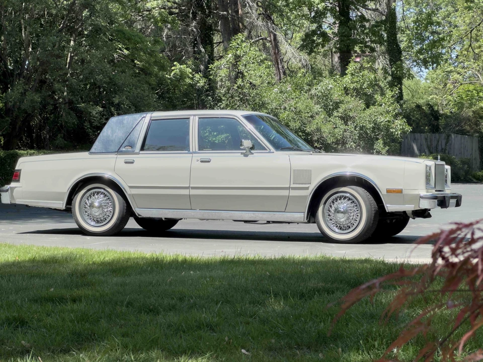 1987 Chrysler New Yorker - Image 7 of 31