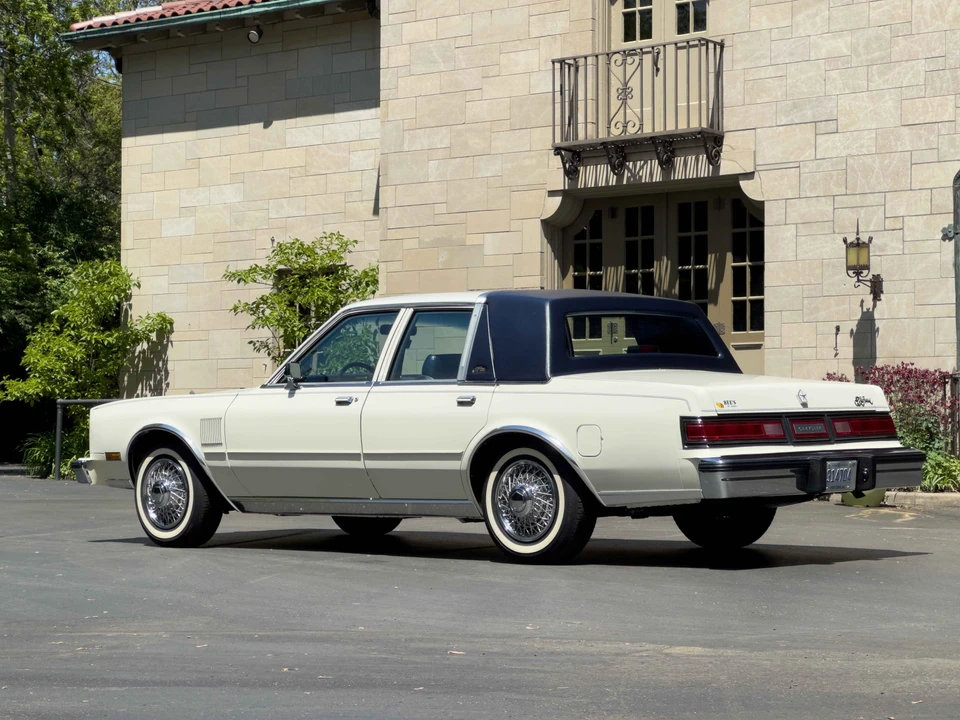 1987 Chrysler New Yorker - Image 16 of 31